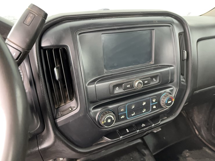 2016-chevrolet-2500hd-image-17