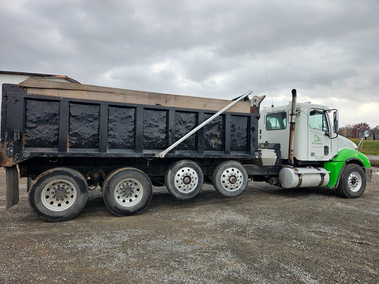 freightliner-columbia-120-image-22