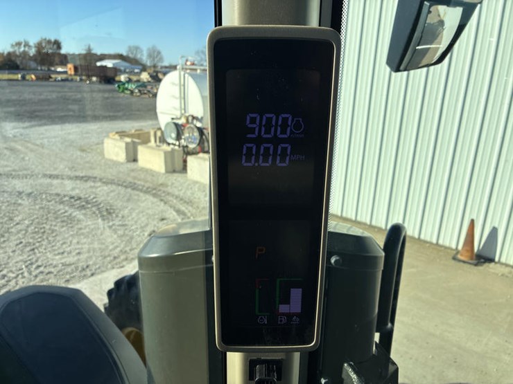 john-deere-8r-370-image-75