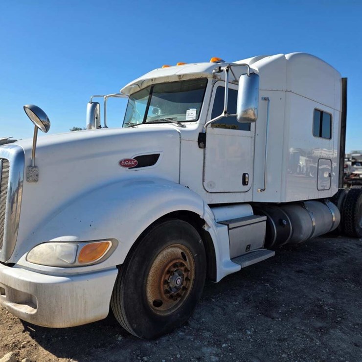 2013 PETERBILT 386