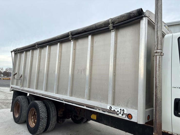 case-ih-7400-image-23