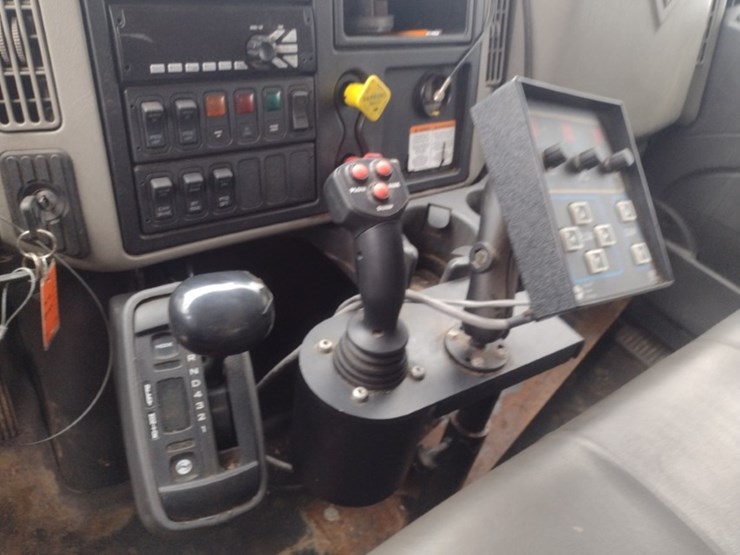 international-workstar-7400-image-11