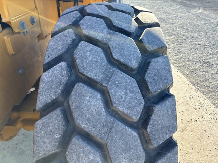 #122215-•-2019-jd-524l-#1dw524lzekf700961-image-57