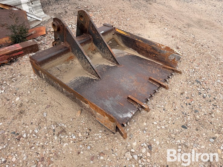 42"-backhoe-bucket-image-2