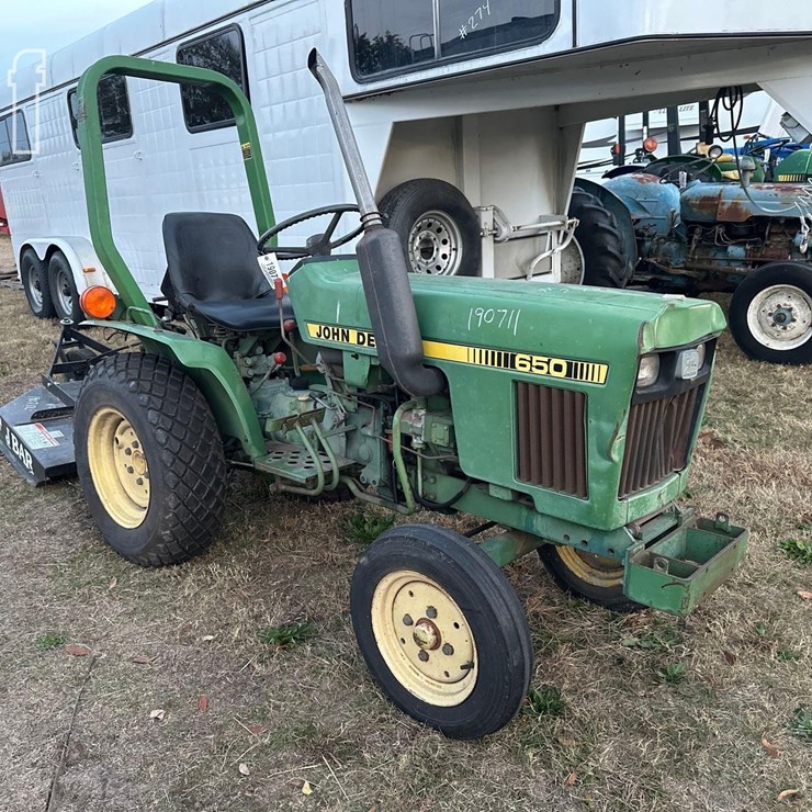 JOHN DEERE 650