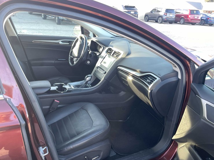 #1388-•-2015-ford-fusion-(has-wi-title)-(of)-image-51