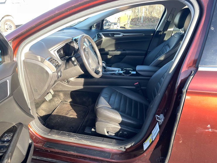 #1388-•-2015-ford-fusion-(has-wi-title)-(of)-image-46