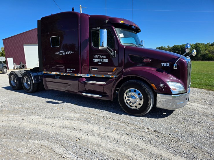 peterbilt-579-image-39