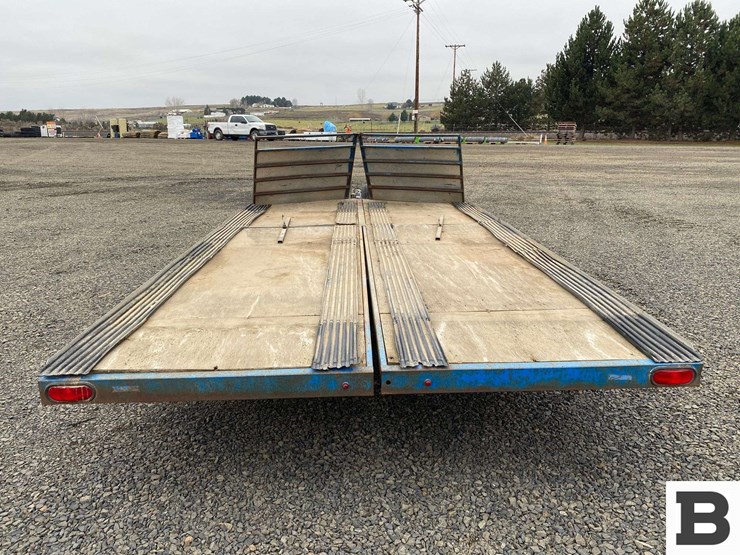 1995-trail-aire-utility-trailer-image-4