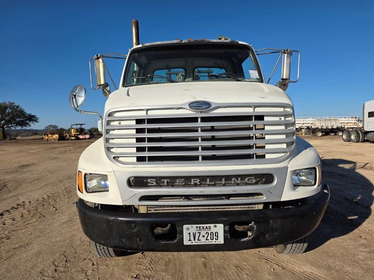 2003-sterling-lt9500-image-2