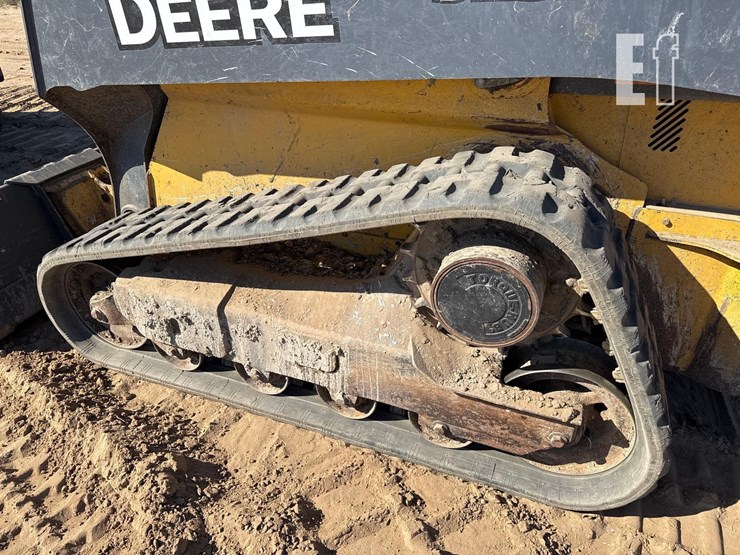 2017-deere-323e-image-9