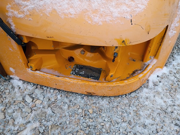 international-4900-image-6