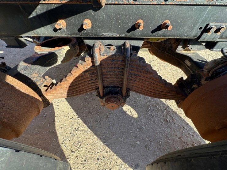 mack-granite-gu713-image-14