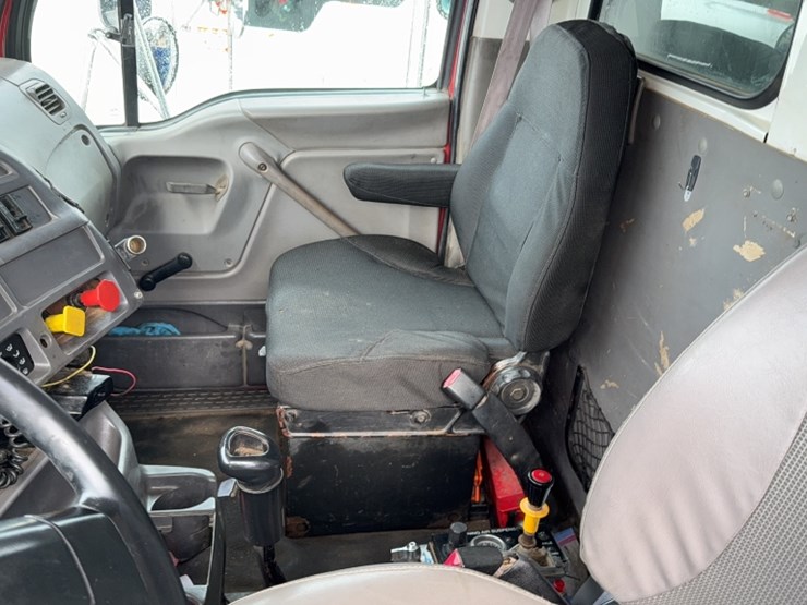 caterpillar-10-image-18