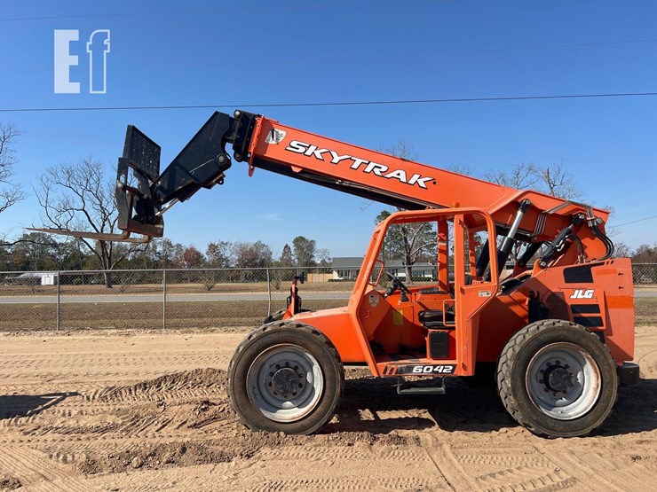 2019-jlg-6042-image-1