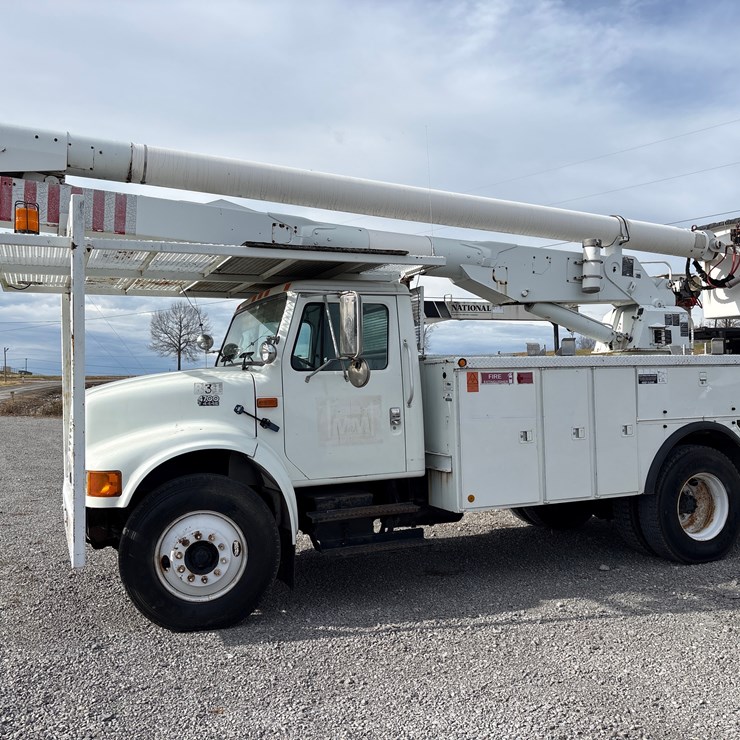 2002 INTERNATIONAL 4700