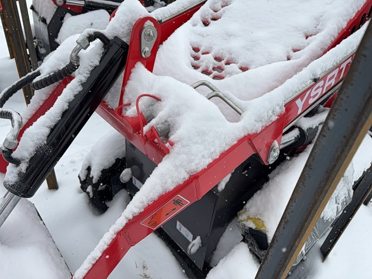 new-agt-ysrt14-mini-track-loader-image-8