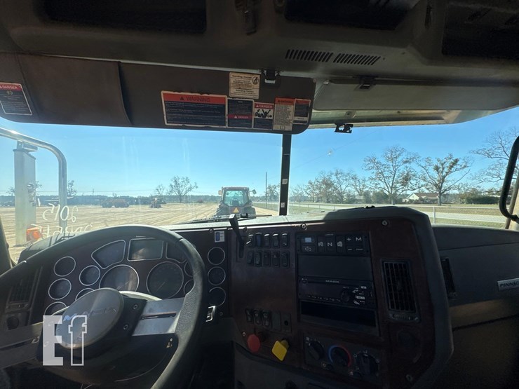 2015-mack-pinnacle-chu613-image-22