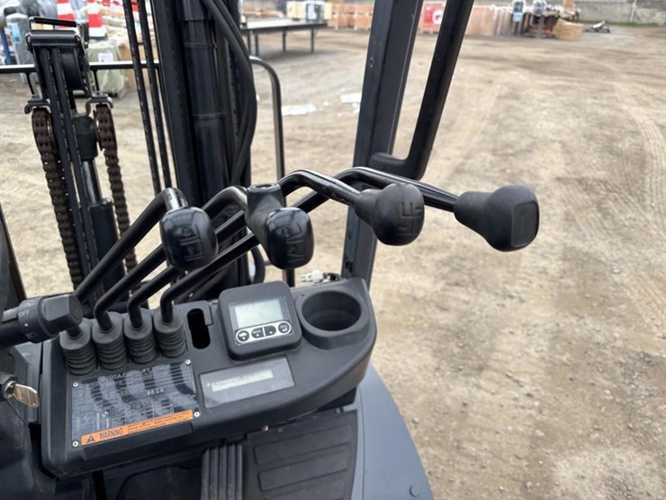 2018-toyota-8fgu25-image-23