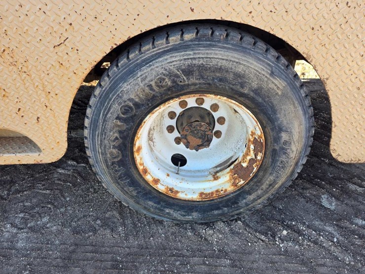 2008-ford-f650-image-14