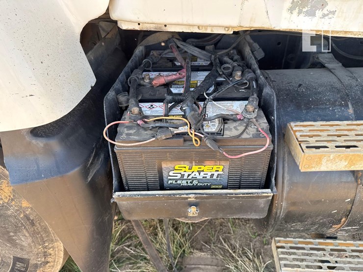 mack-t/a-dump-truck-image-21