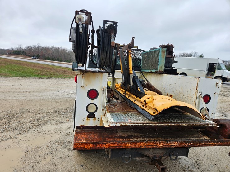 chevrolet-silverado-2500-image-12