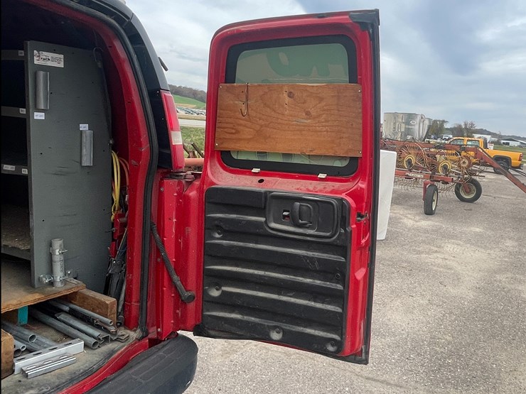 #1404-•-2006-chevy-cargo-van-(wi-title-in-delay)-image-41