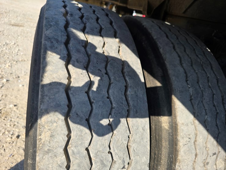 2013-peterbilt-320-image-87