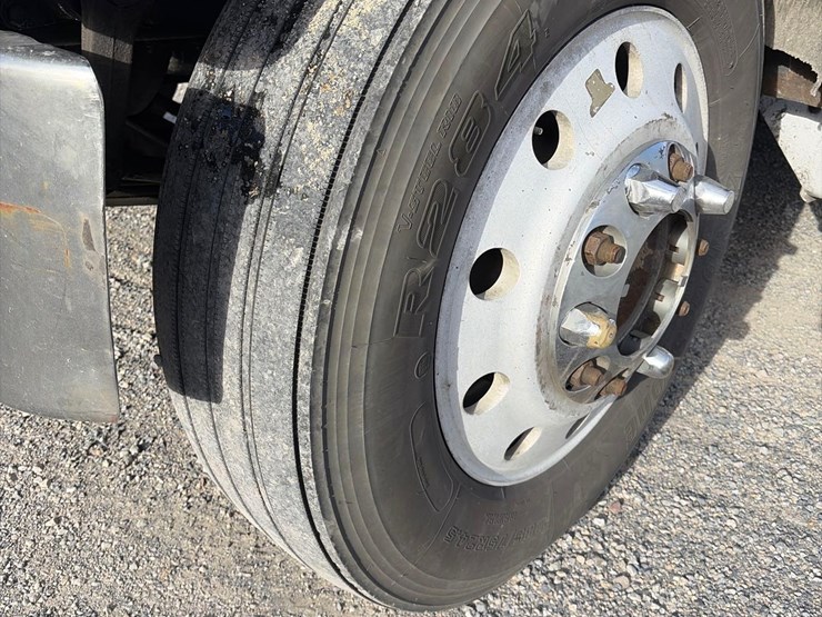 1999-eagle-road-tractor-image-5