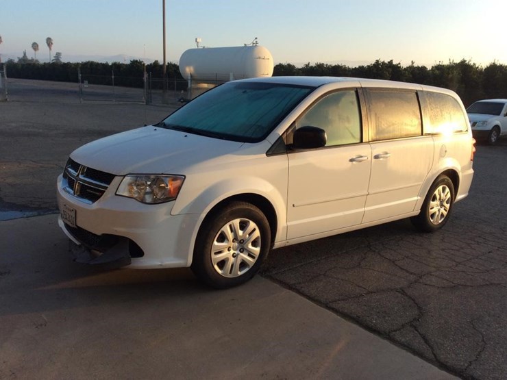 2017-dodge-grand-caravan-image-1