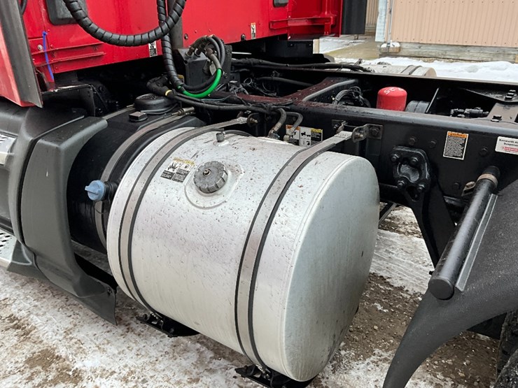 2019-kenworth-t680-image-8