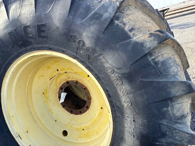 #122373-•-2---alliance-800/70r38-tires-on-jd-rims-image-8