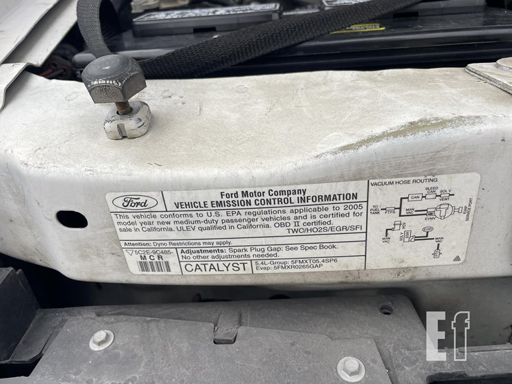 2005-ford-e250-image-14