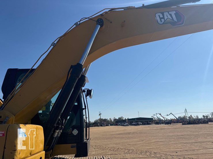 caterpillar-323-image-20