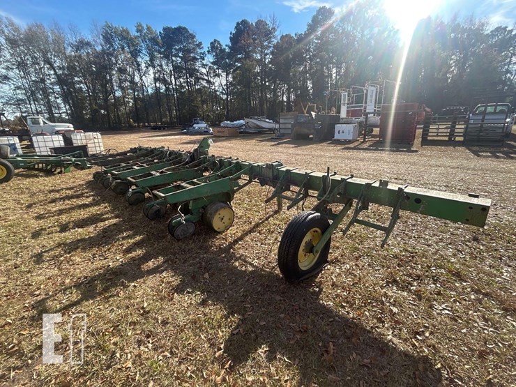 john-deere-7100-image-3