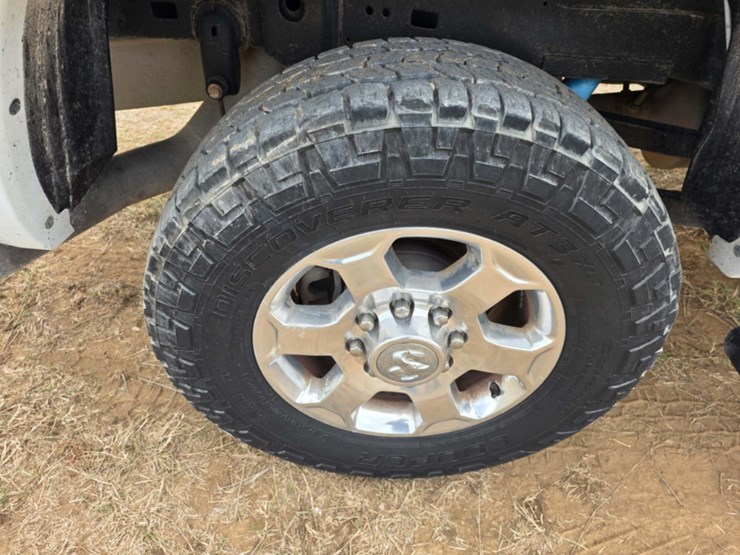 2018-dodge-2500-image-15