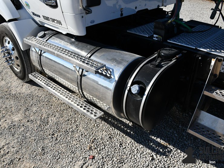 2020-kenworth-t880-image-18