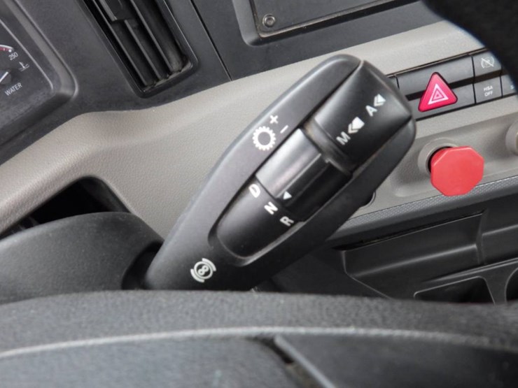 2019-freightliner-cascadia-126-image-21