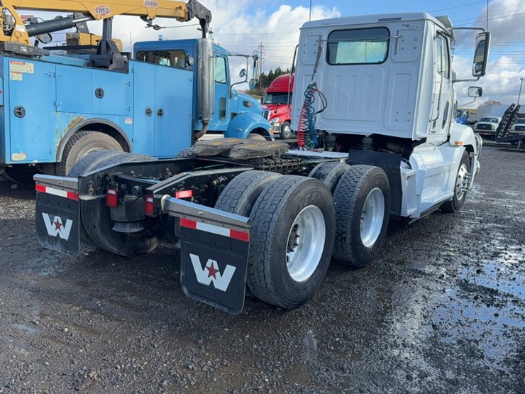 2018-western-star-5700xe-image-8