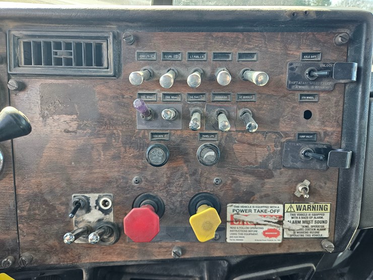 peterbilt-379-image-79