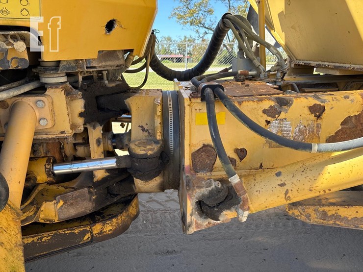 2007-caterpillar-725-image-17