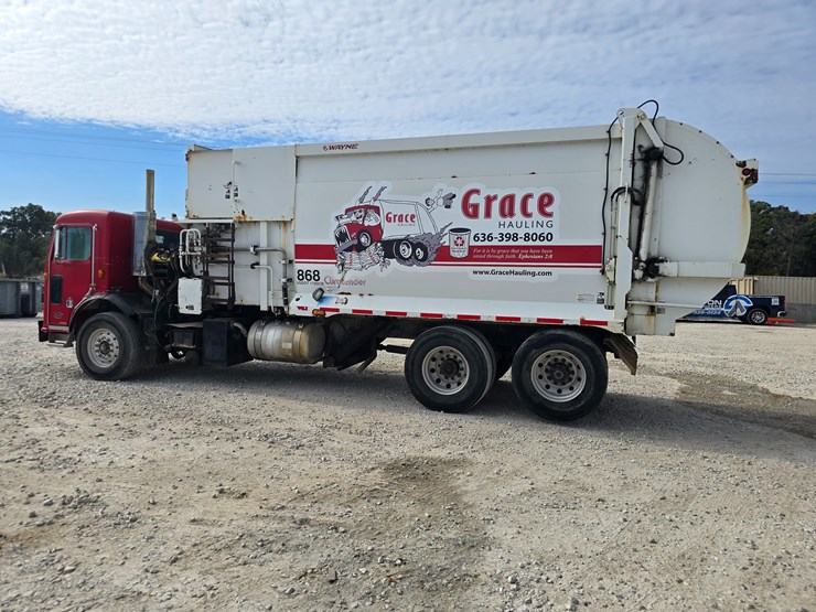 2003-peterbilt-320-image-14