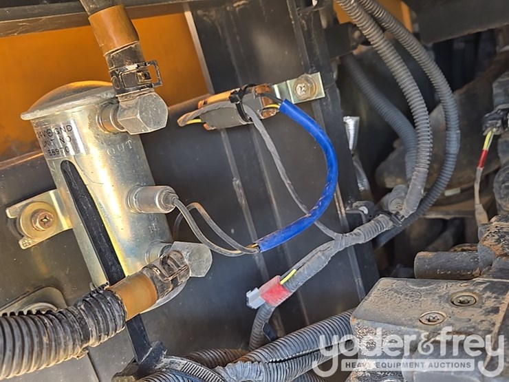 2021-case-cx210-lc-image-130