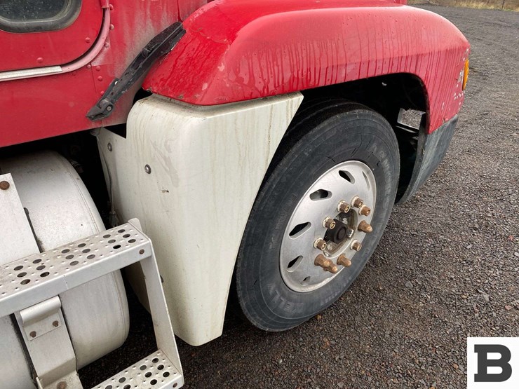 1993-freightliner-fld120-image-41