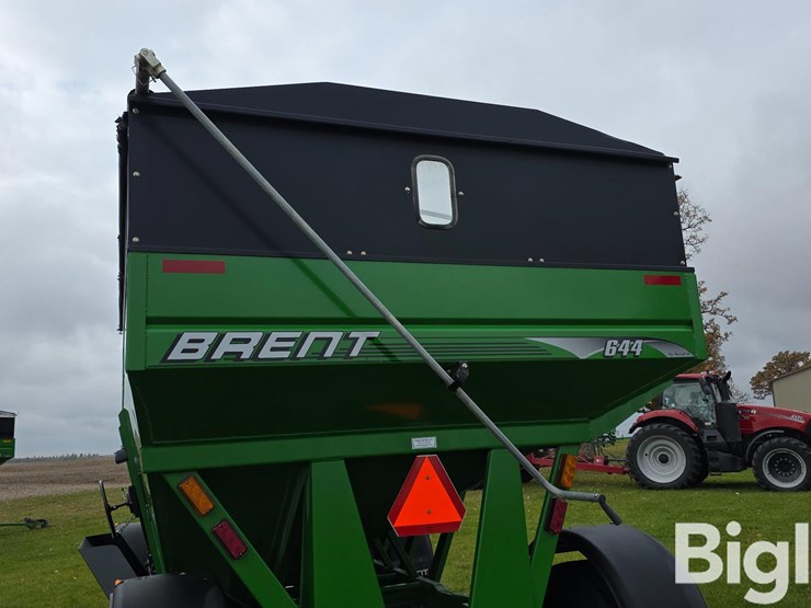 unverferth-brent-gt-644-gravity-wagon-image-13