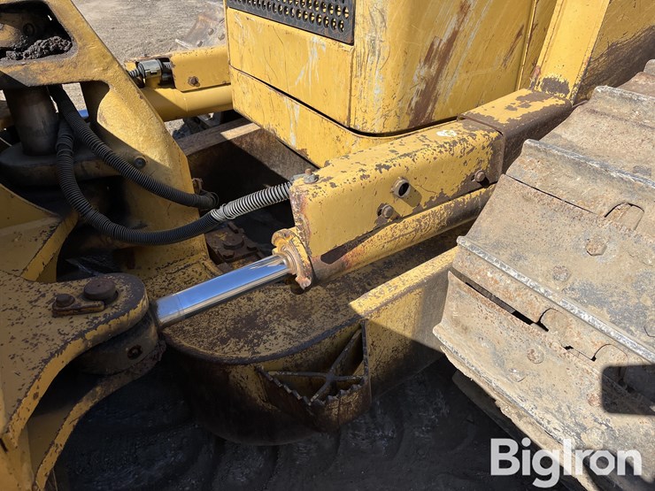 caterpillar-d6n-xl-image-13