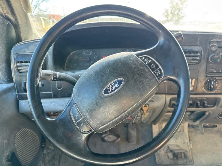 ford-f550-xl-image-21