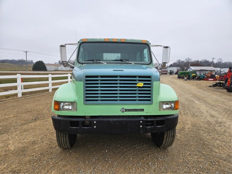 international-4900-image-8