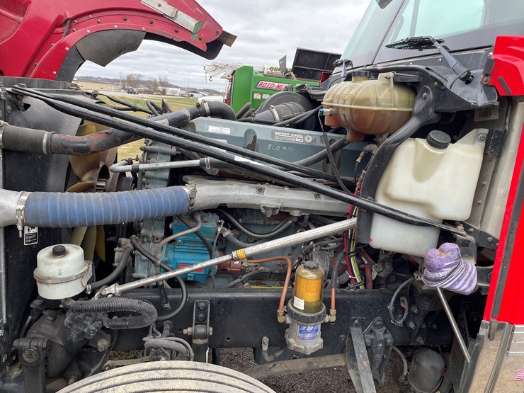 #1043-•-2009-freightliner-semi-(wi-title-in-delay)-image-66