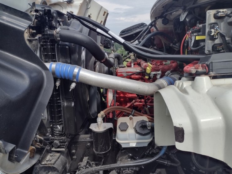 freightliner-m2-106-image-21